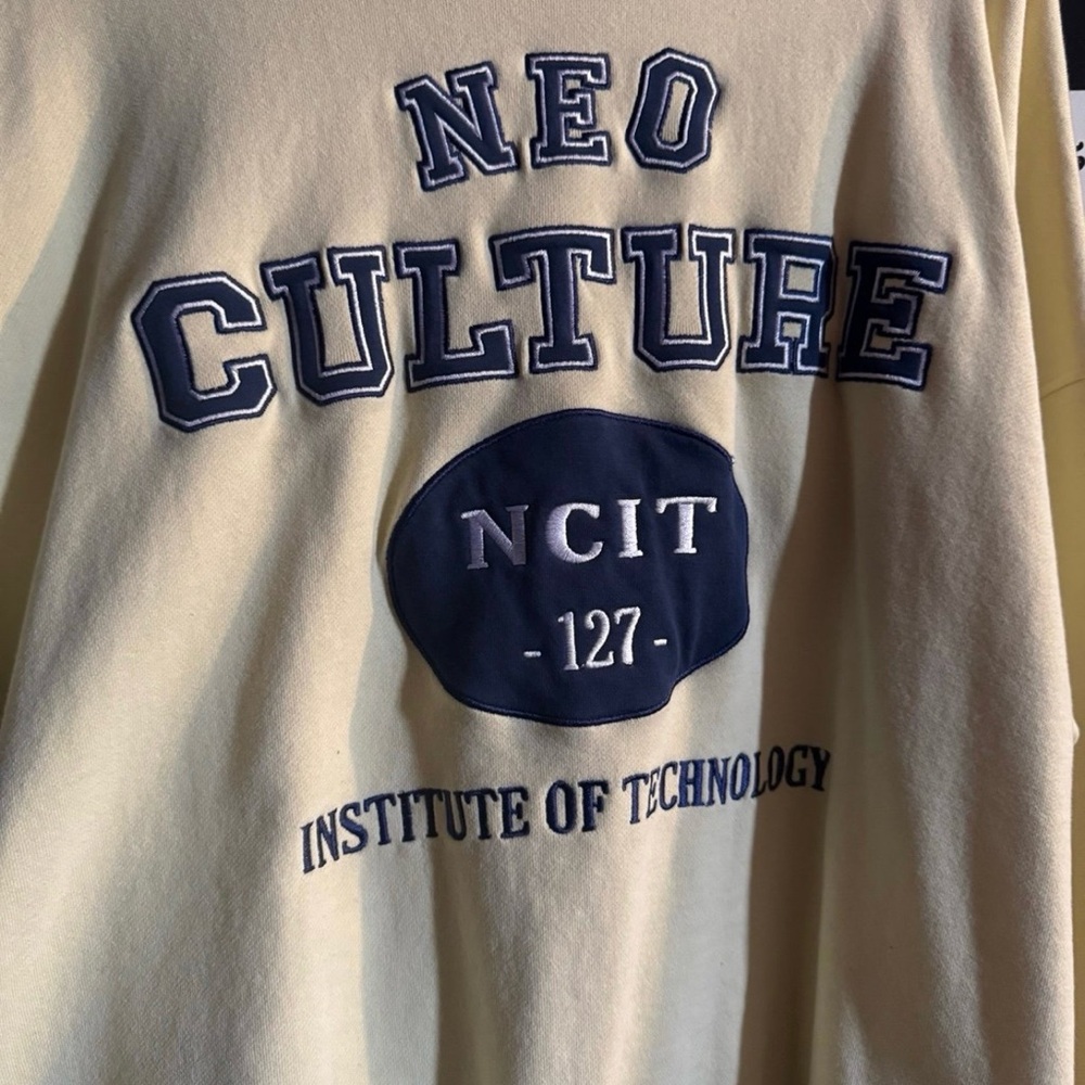 Neo Culture Graphic Sweatshirt